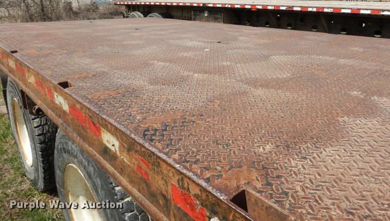 image for item DK1731 2004 Sterling L9500  flatbed truck