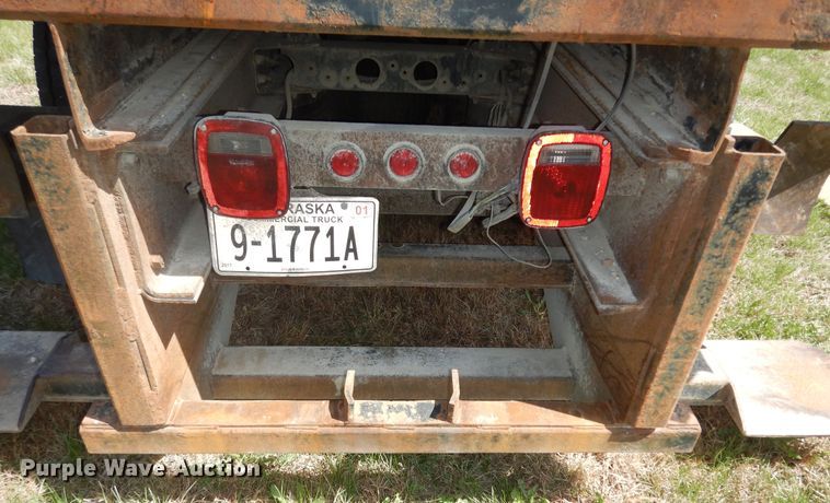 image for item DK1731 2004 Sterling L9500  flatbed truck