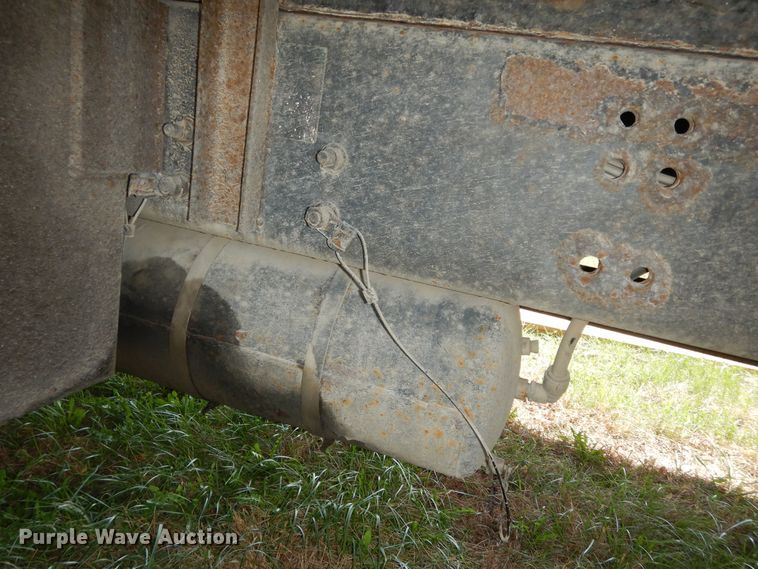 image for item DK1731 2004 Sterling L9500  flatbed truck