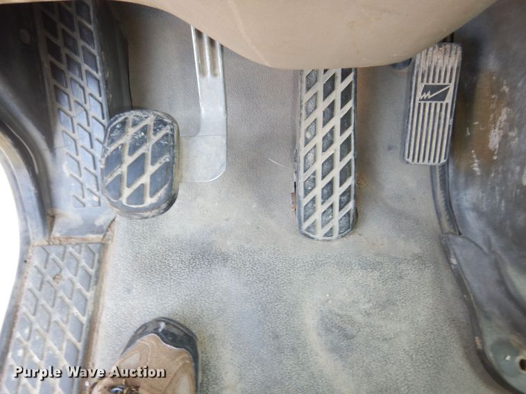 image for item DK1731 2004 Sterling L9500  flatbed truck