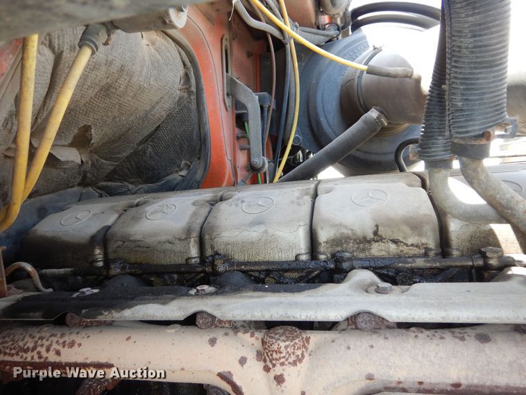 image for item DK1731 2004 Sterling L9500  flatbed truck