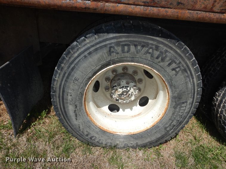 image for item DK1731 2004 Sterling L9500  flatbed truck