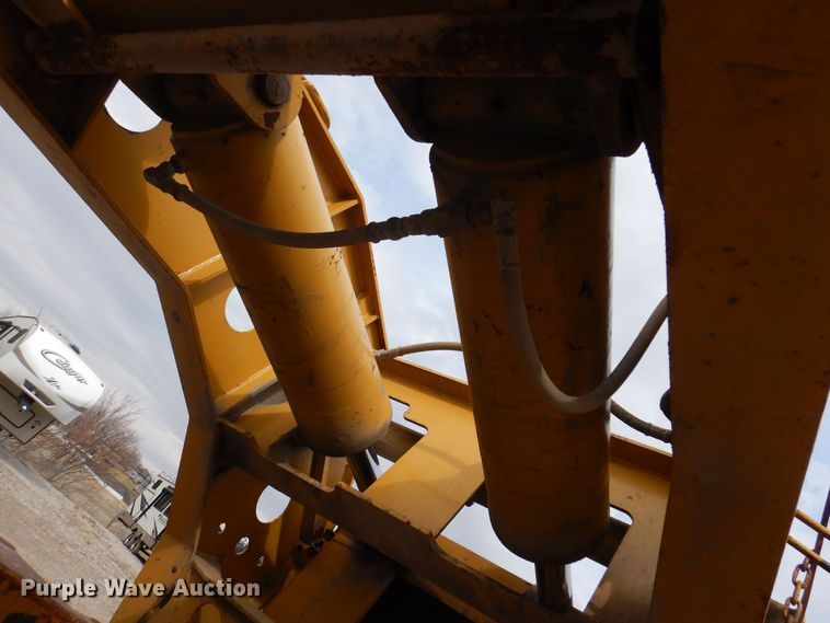 image for item DK5209 1998 Dynaweld 207  lowboy equipment trailer