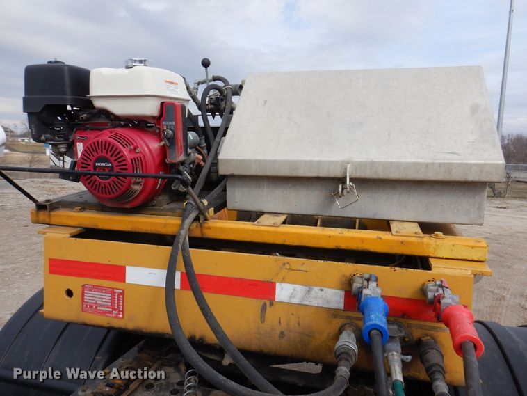 image for item DK5209 1998 Dynaweld 207  lowboy equipment trailer