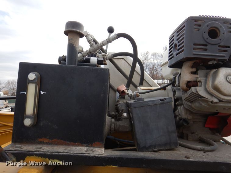 image for item DK5209 1998 Dynaweld 207  lowboy equipment trailer