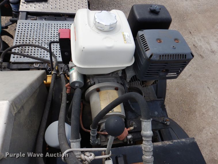 image for item DK5209 1998 Dynaweld 207  lowboy equipment trailer