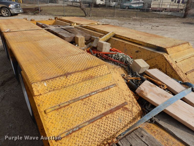 image for item DK5209 1998 Dynaweld 207  lowboy equipment trailer