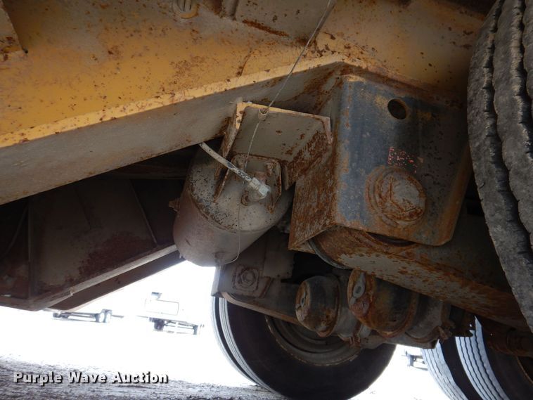 image for item DK5209 1998 Dynaweld 207  lowboy equipment trailer