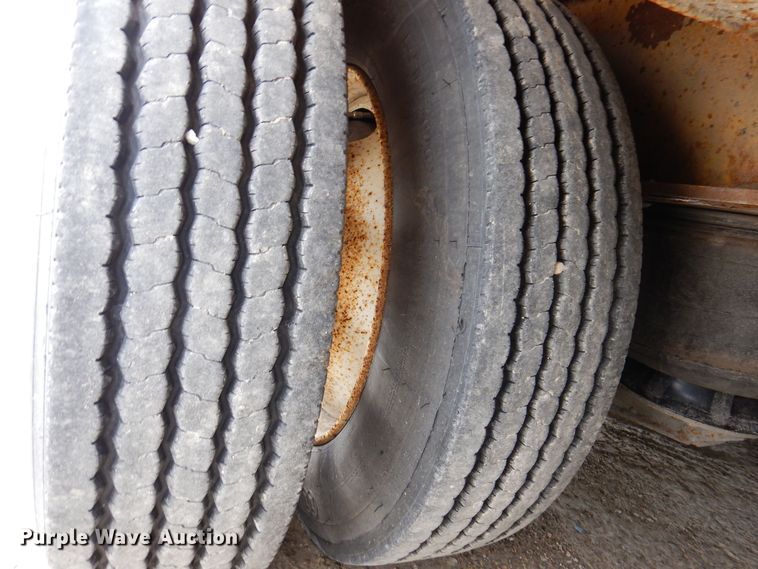 image for item DK5209 1998 Dynaweld 207  lowboy equipment trailer