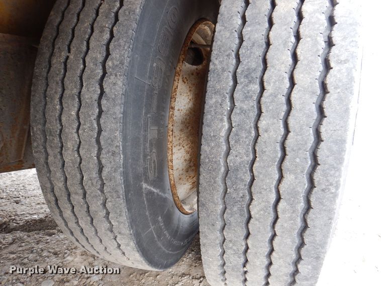 image for item DK5209 1998 Dynaweld 207  lowboy equipment trailer