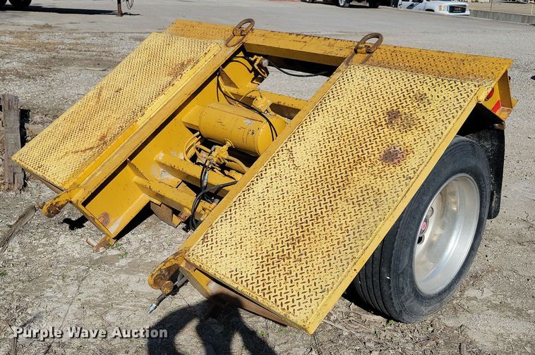 image for item DK5209 1998 Dynaweld 207  lowboy equipment trailer
