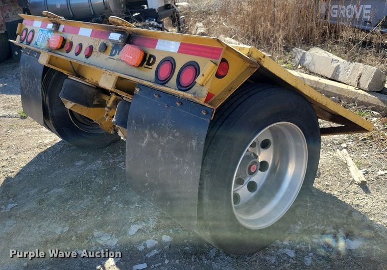 image for item DK5209 1998 Dynaweld 207  lowboy equipment trailer