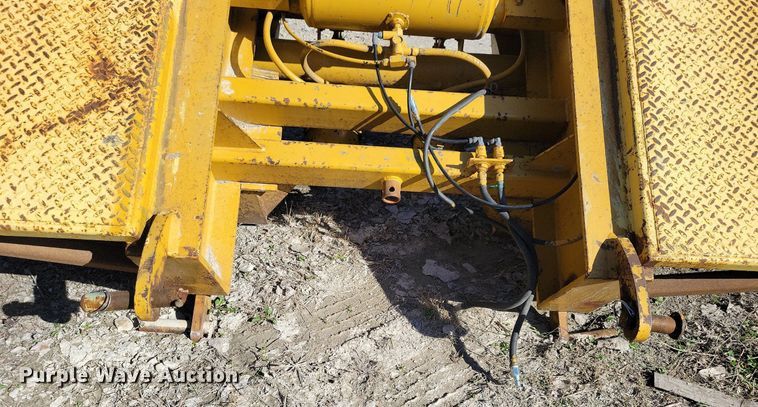 image for item DK5209 1998 Dynaweld 207  lowboy equipment trailer