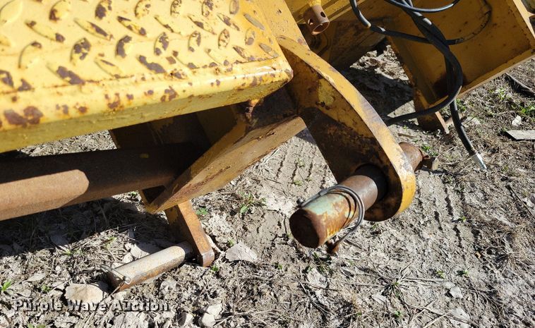 image for item DK5209 1998 Dynaweld 207  lowboy equipment trailer