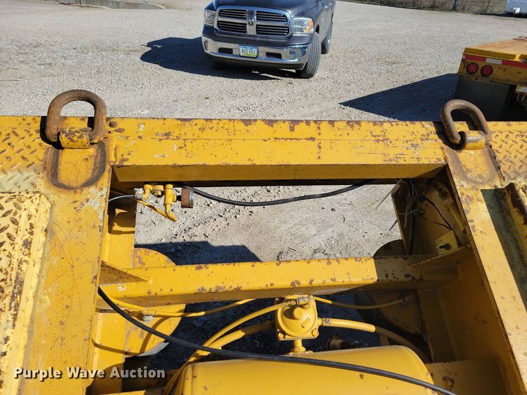 image for item DK5209 1998 Dynaweld 207  lowboy equipment trailer