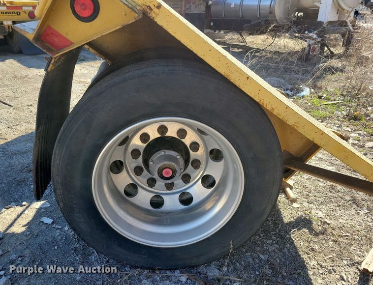 image for item DK5209 1998 Dynaweld 207  lowboy equipment trailer