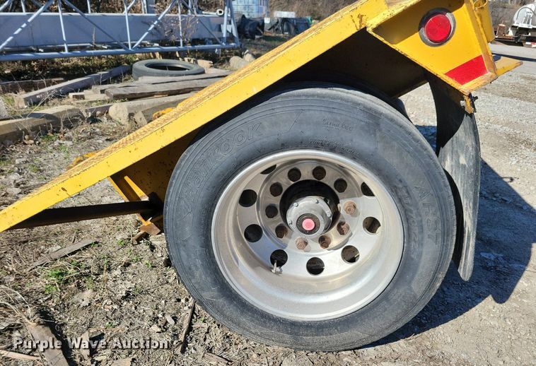 image for item DK5209 1998 Dynaweld 207  lowboy equipment trailer