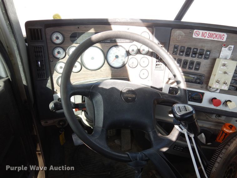 image for item DN6331 2011 Freightliner Coronado  semi truck