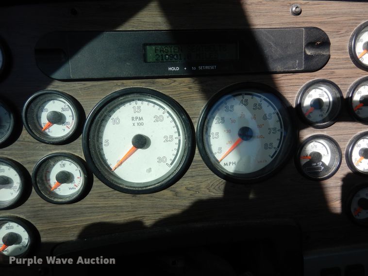 image for item DN6331 2011 Freightliner Coronado  semi truck