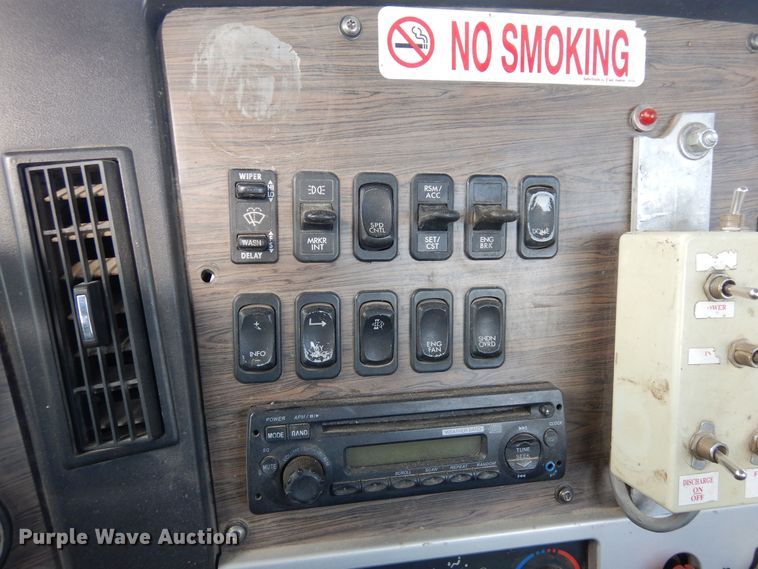 image for item DN6331 2011 Freightliner Coronado  semi truck