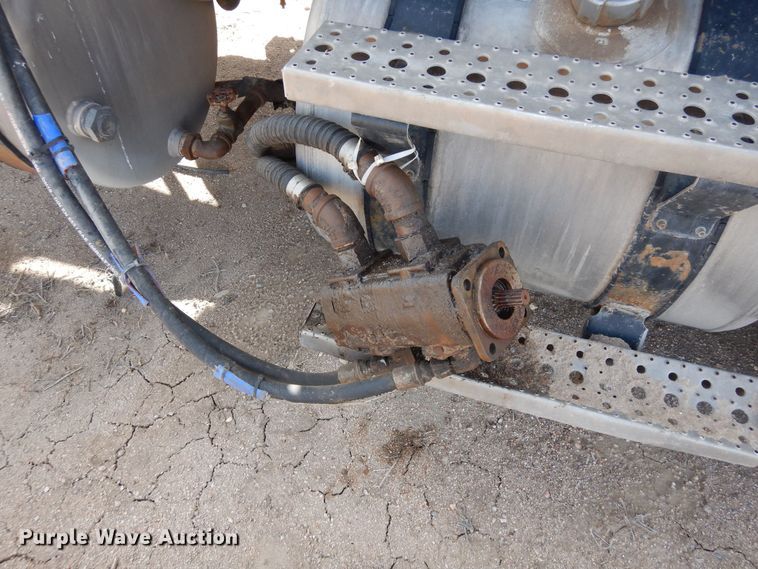 image for item DN6331 2011 Freightliner Coronado  semi truck