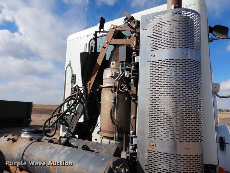 image for item DN6331 2011 Freightliner Coronado  semi truck