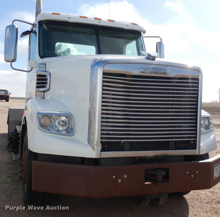 image for item DN6331 2011 Freightliner Coronado  semi truck