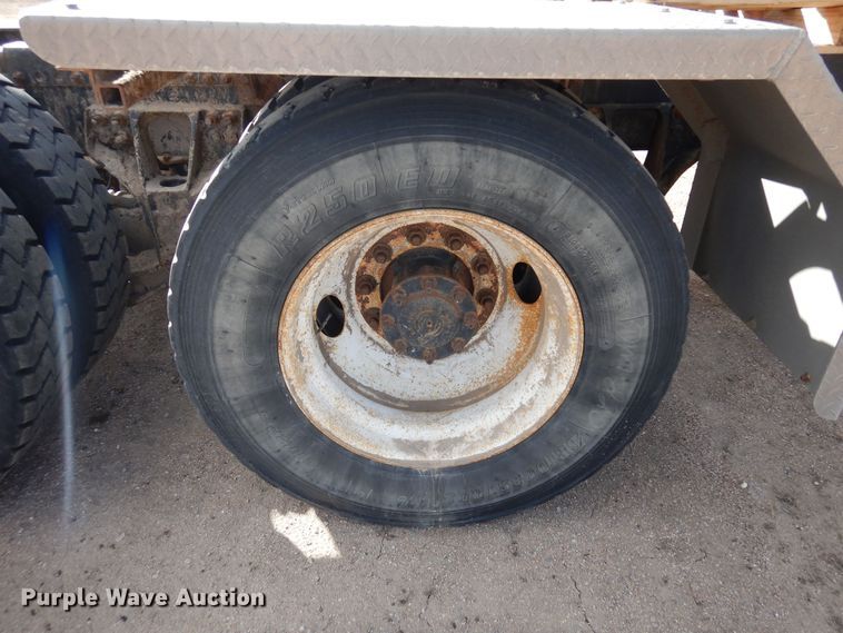 image for item DN6331 2011 Freightliner Coronado  semi truck