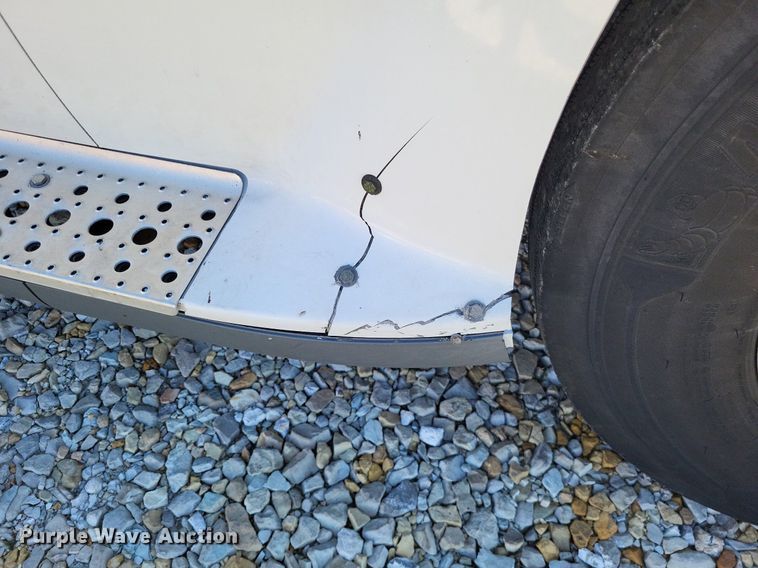 image for item DO3634 2016 Freightliner Cascadia 113  semi truck