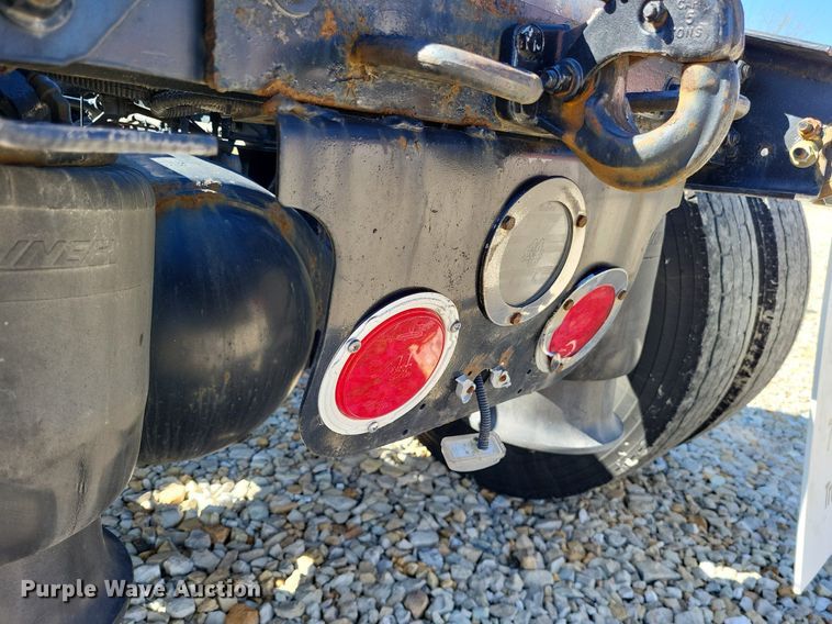 image for item DO3634 2016 Freightliner Cascadia 113  semi truck