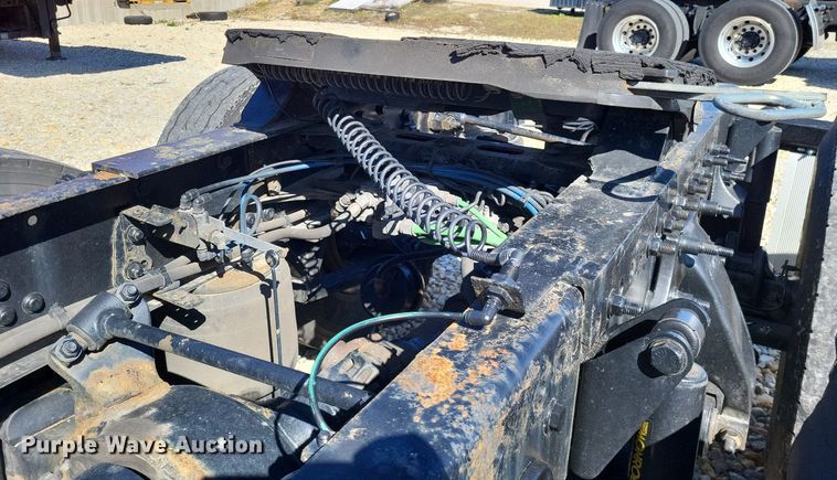 image for item DO3634 2016 Freightliner Cascadia 113  semi truck