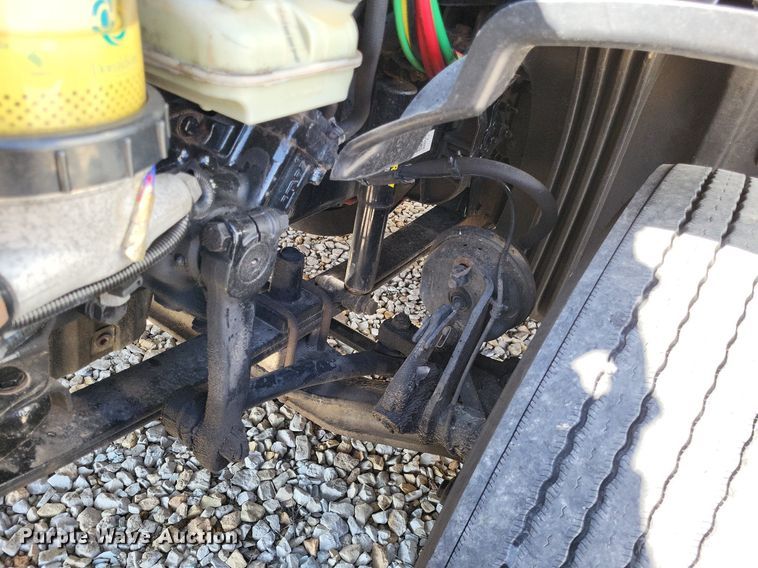 image for item DO3634 2016 Freightliner Cascadia 113  semi truck