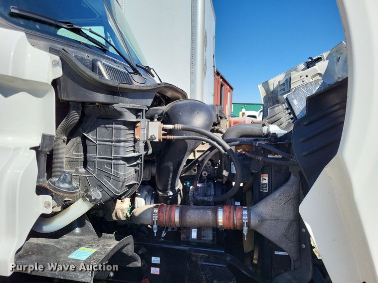 image for item DO3634 2016 Freightliner Cascadia 113  semi truck