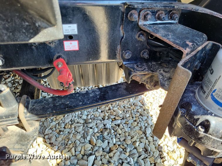 image for item DO3634 2016 Freightliner Cascadia 113  semi truck