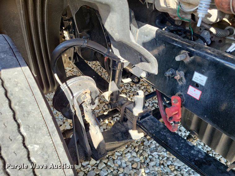 image for item DO3634 2016 Freightliner Cascadia 113  semi truck