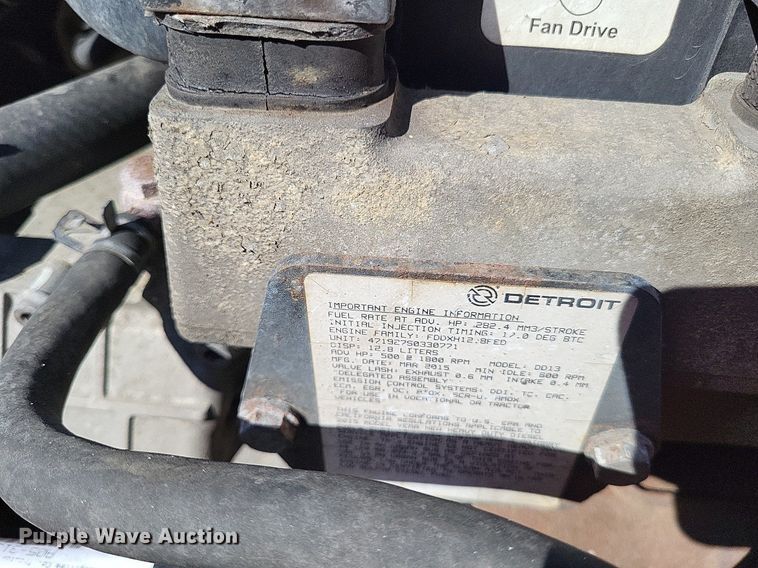 image for item DO3634 2016 Freightliner Cascadia 113  semi truck