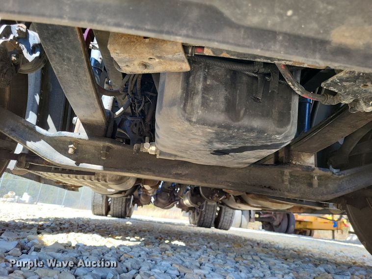 image for item DO3634 2016 Freightliner Cascadia 113  semi truck