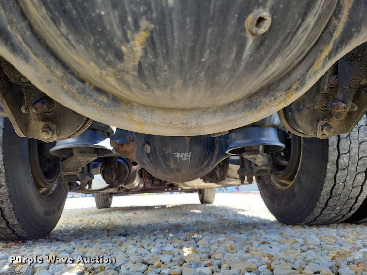 image for item DO3634 2016 Freightliner Cascadia 113  semi truck