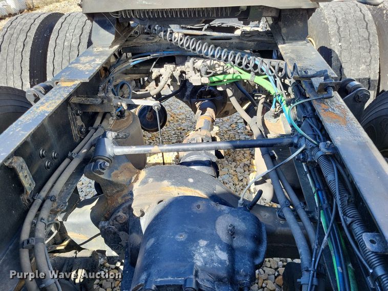 image for item DO3634 2016 Freightliner Cascadia 113  semi truck