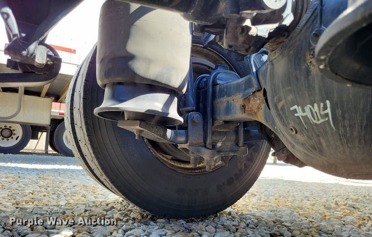 image for item DO3634 2016 Freightliner Cascadia 113  semi truck