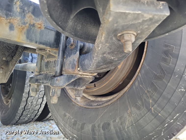 image for item DO3634 2016 Freightliner Cascadia 113  semi truck