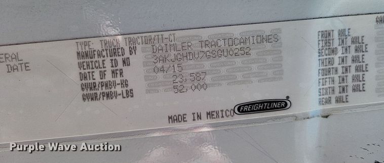 image for item DO3634 2016 Freightliner Cascadia 113  semi truck