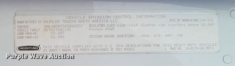 image for item DO3634 2016 Freightliner Cascadia 113  semi truck