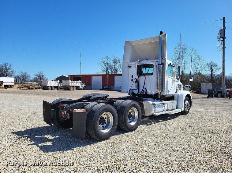 image for item DO3635 2012 Freightliner Coronado  glider kit semi truck