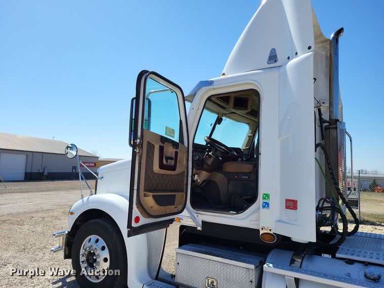 image for item DO3635 2012 Freightliner Coronado  glider kit semi truck