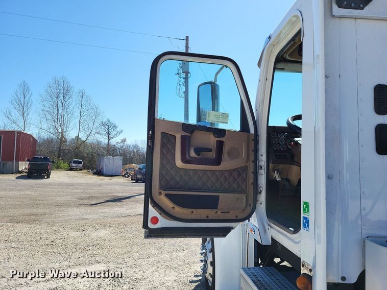 image for item DO3635 2012 Freightliner Coronado  glider kit semi truck