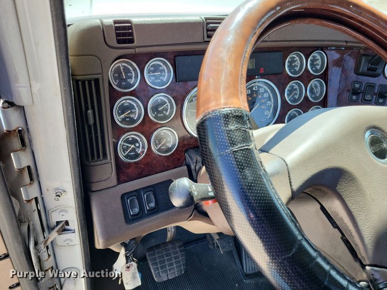 image for item DO3635 2012 Freightliner Coronado  glider kit semi truck