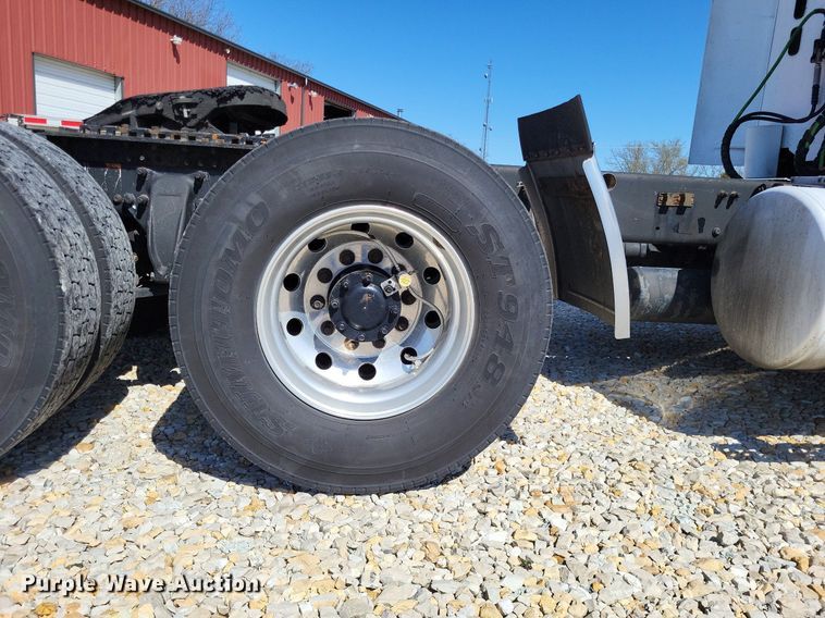 image for item DO3635 2012 Freightliner Coronado  glider kit semi truck