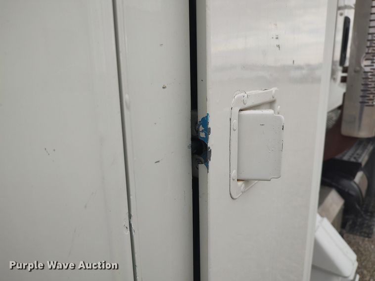 image for item DO3913 2010 International 7000  digger derrick truck