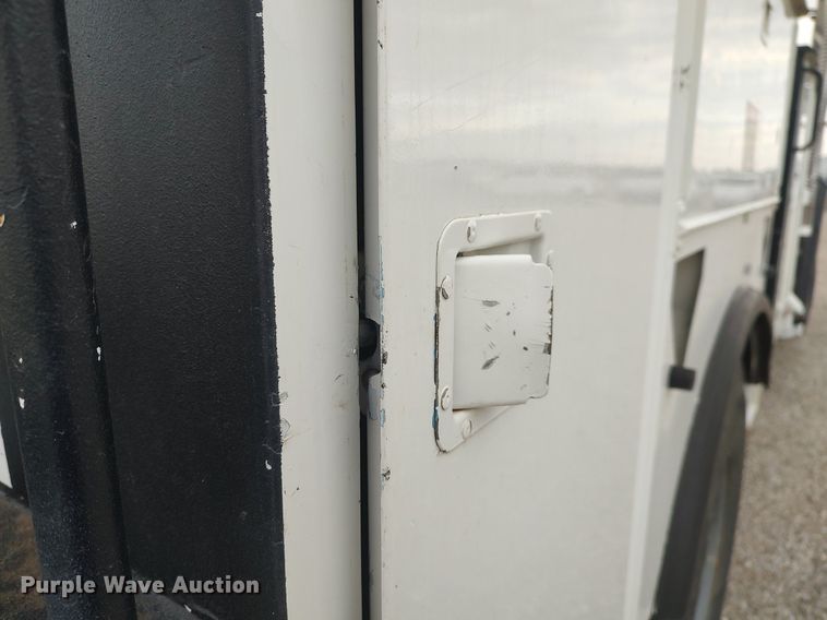 image for item DO3913 2010 International 7000  digger derrick truck